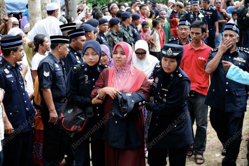 TR04_02032013_KEBUMI_JENAZAH