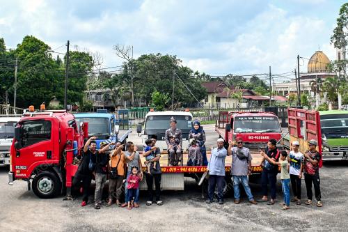 PENGANTIN TRAK TUNDA