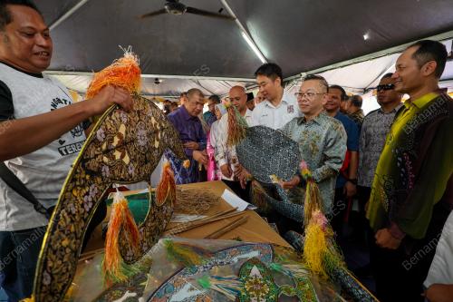 DATUK CHAN FOONG HIN