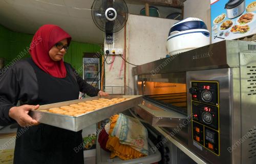 TR04_03022019_KUIH_BULAN