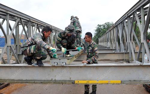 TR04_04012015_JAMBATAN_BANJIR