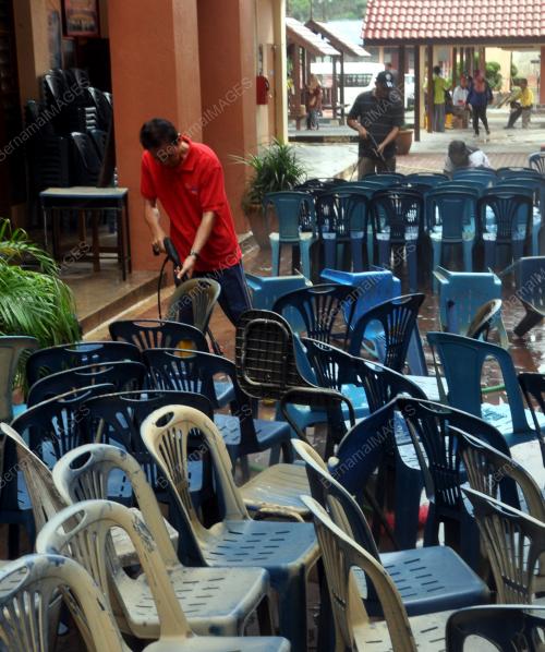 BERSIH SEKOLAH SK TENGKU AMPUAN INTAN