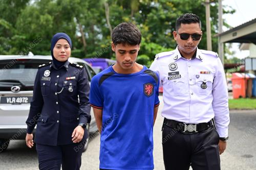 LELAKI ROHINGYA DIDAKWA PANDU BAHAYA