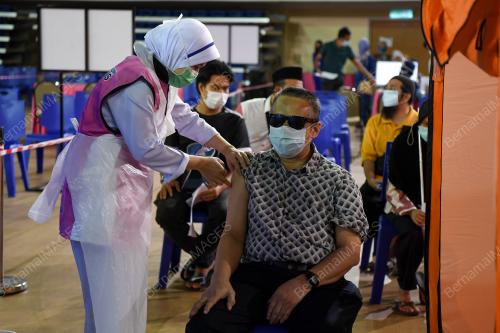 OKU CACAT PENGLIHATAN VAKSIN COVID-19