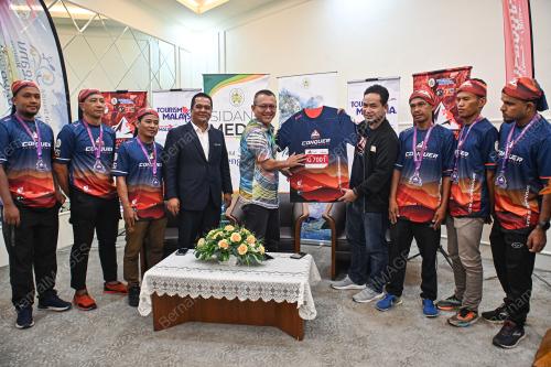 DATUK RAZALI IDRIS