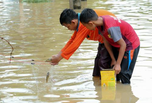 TR04_05012017_BANJIR_DUNGUN