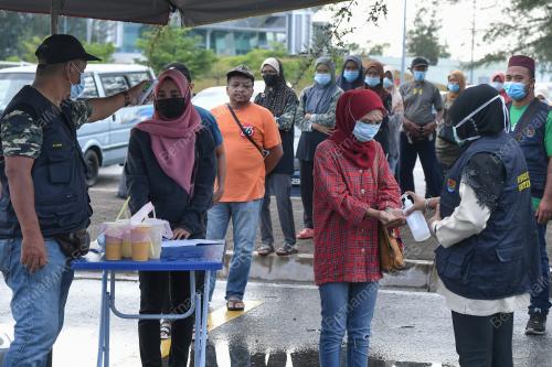 PASAR MALAM PERCUBAAN PERINTAH KAWALAN PERGERAKAN BERSYARAT