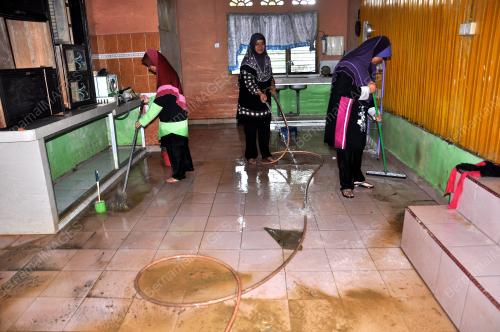 TR04_06012018_BANJIR