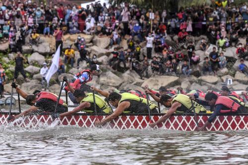 KEJOHANAN PERAHU PANJANG