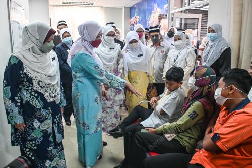 DR ZALIHA MUSTAFA