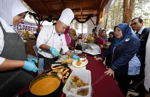 TR04_07042018_USAHAWANITA_BN201804023923