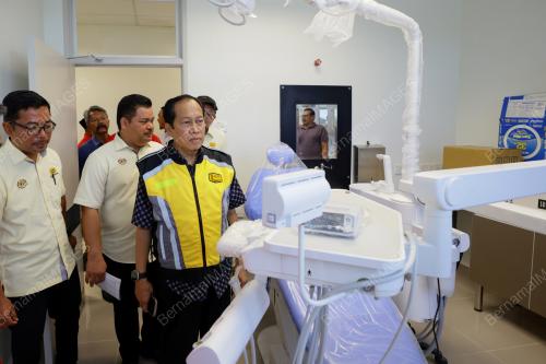 DATUK SERI AHMAD MASLAN