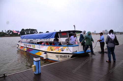 TR04_07082018_WATER_TAXI