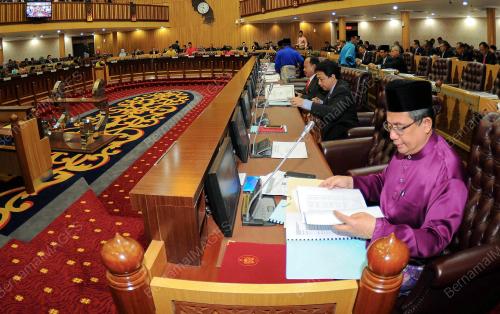 TR04_08082016_SIDANG_DUN
