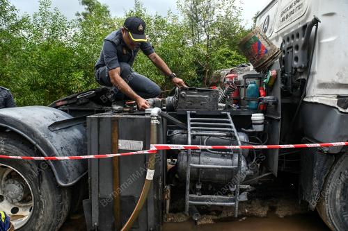 PENYELEWENGAN MINYAK DIESEL BERSUBSIDI