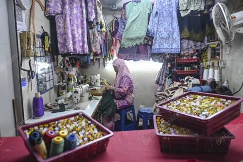 TEMPAHAN BAJU RAYA AIDILFITRI