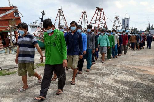 DUA BOT NELAYAN VIETNAM DITAHAN