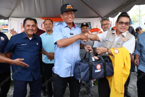 DATUK SERI AHMAD SHABERY CHEEK