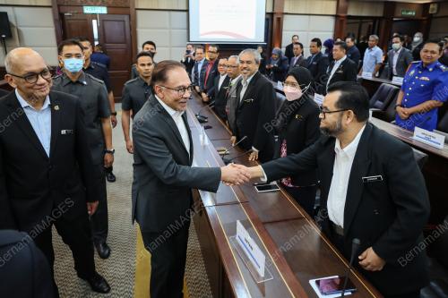 DATUK SERI ANWAR IBRAHIM