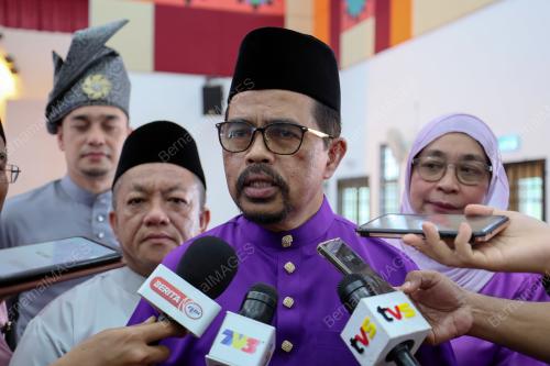 DATUK ADNAN MAT