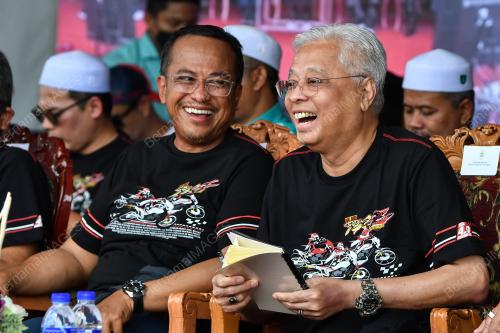 DATUK SERI ISMAIL SABRI YAAKOB