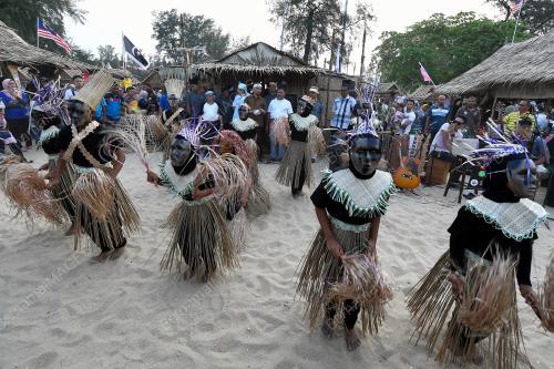 TR04_13092019_KARNIVAL_PANTAI_BN201909120864-01