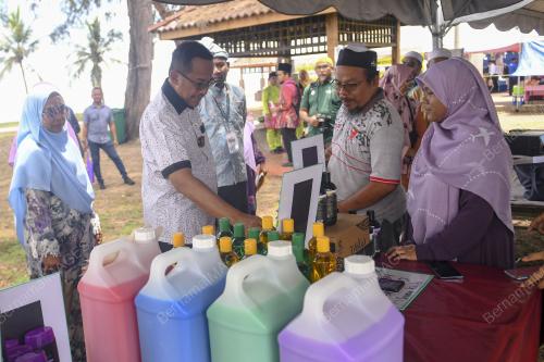 DATUK SERI DR AHMAD SAMSURI MOKTHAR