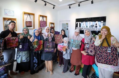 OKU HASILKAN PRODUK BATIK