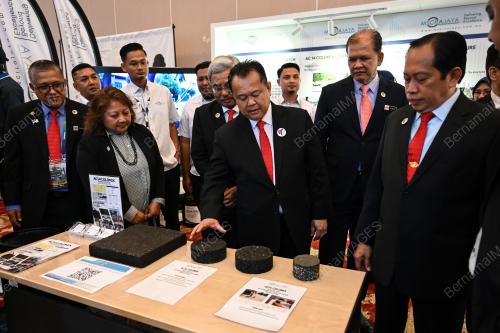 DATUK SERI ALEXANDER NANTA LINGGI