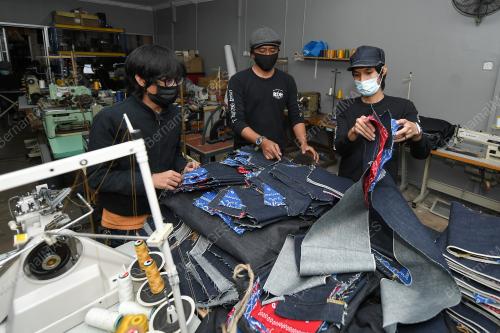 SELUAR JEANS ANAK MELAYU JERTEH