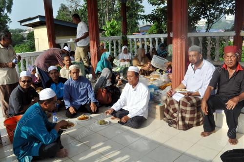 TR04_15082013_ZIARAH_KUBUR