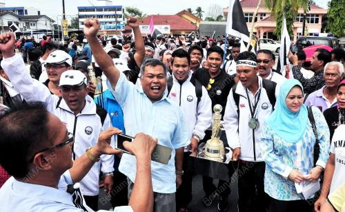 TR04_17072012_ARAK_PIALA