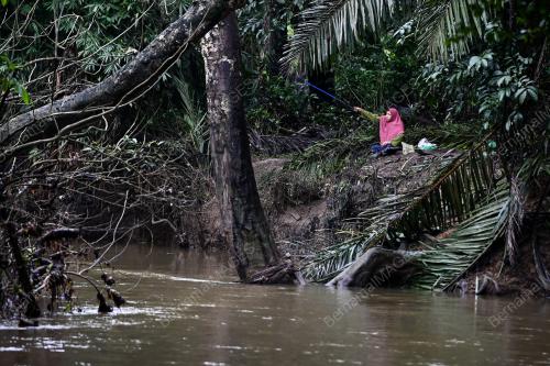 WARGA_MEMANCING