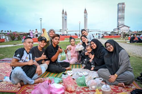 BERBUKA PUASA 1 RAMADAN
