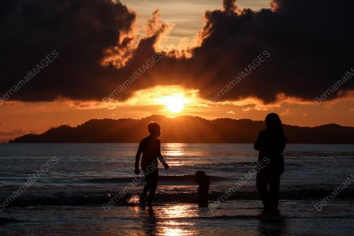 PEMANDANGAN MATAHARI TERBIT