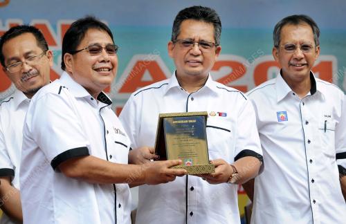 TR04_19112015_HARI_TANDAS