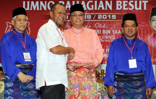 TR04_21082015_MESYUARAT_UMNO