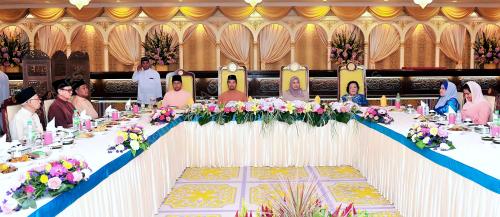 TR04_23072012_SULTAN_BERBUKA