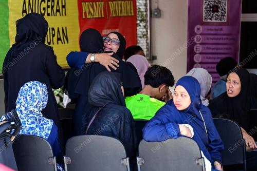 TIGA PEKERJA MAUT