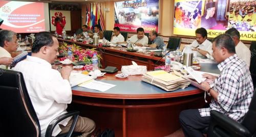 TR04_26012011_MESYUARAT_UMNO