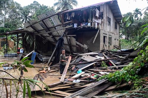 KESAN BANJIR BESAR KAMPUNG SHUKOR