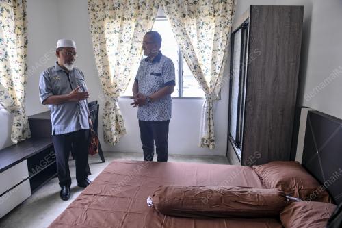 PENYERAHAN KUNCI RUMAH PANGSA MAMPU MILIK PULAU REDANG