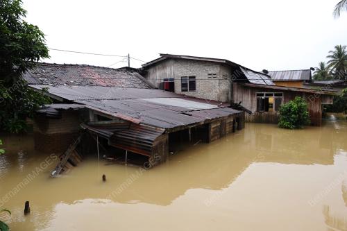 TR04_27022013_SETIU_BANJIR