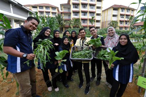 TR04_27062019_UNISZA_BN201808055000