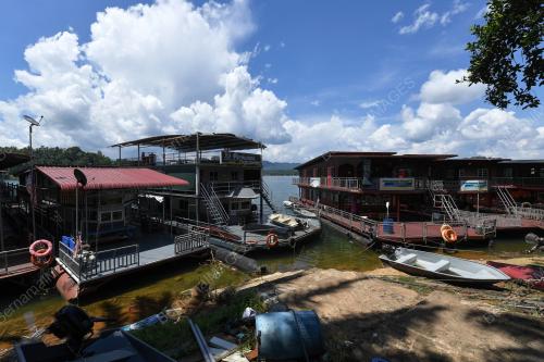RUMAH BOT TASIK KENYIR