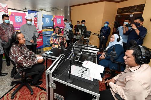 DATUK SERI DR AHMAD SAMSURI MOKHTAR