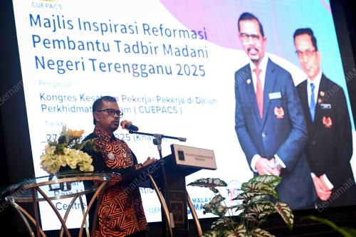 DATUK DR ADNAN MAT