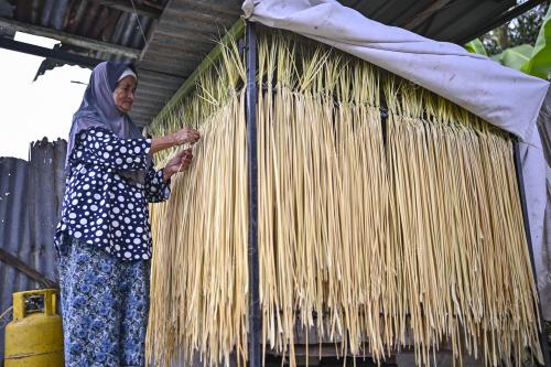 DAUN NIPAH