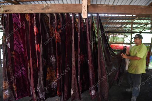 PEMBUATAN BATIK TRADISIONAL TERENGGANU