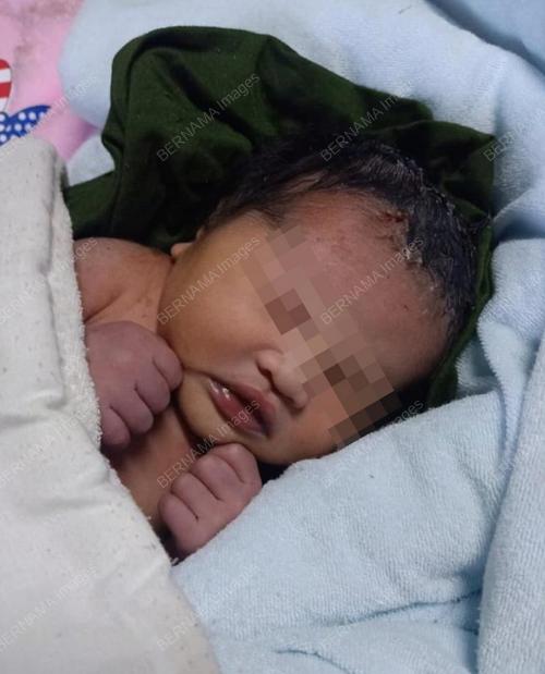 BAYI PEREMPUAN DITEMUKAN DI SEBUAH WAKAF